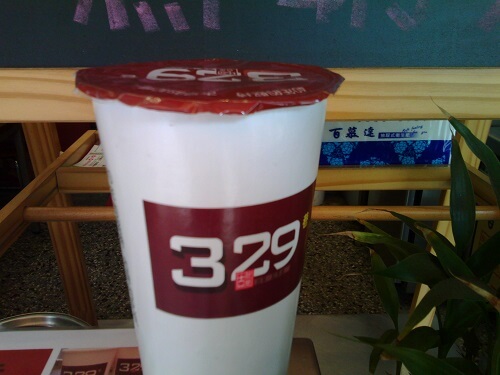 台湾でのタピオカミルクティー‐ドリンクスタンド